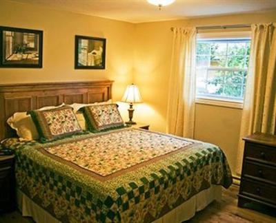 фото отеля Blue Water Acres Resort Huntsville (Canada)