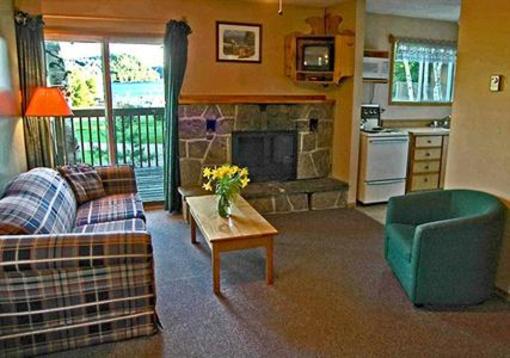 фото отеля Blue Water Acres Resort Huntsville (Canada)