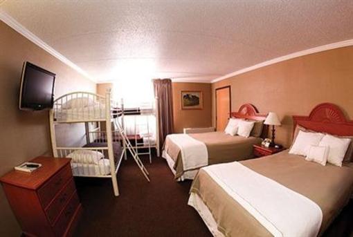 фото отеля Pzazz Resort Catfish Bend Inn and Spa Burlington (Iowa)