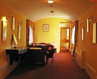фото отеля Crewe Arms Hotel