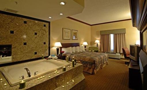 фото отеля BEST WESTERN Monroe Inn & Suites