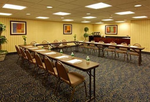 фото отеля BEST WESTERN Monroe Inn & Suites