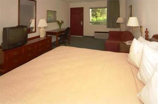 фото отеля Super 8 Dahlonega