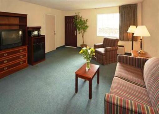 фото отеля Super 8 Dahlonega