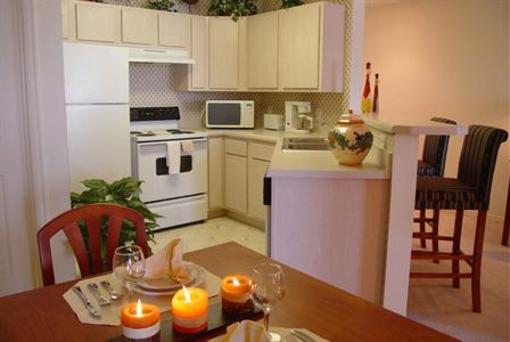 фото отеля River Oaks Apartments & Suites