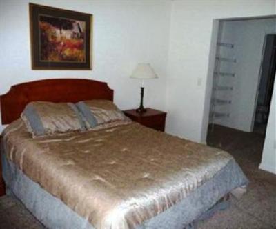 фото отеля River Oaks Apartments & Suites