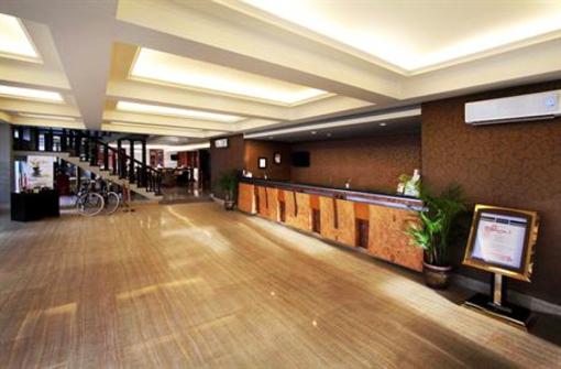 фото отеля Dafam Hotel Cilacap