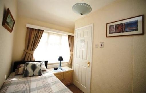 фото отеля James Guest House