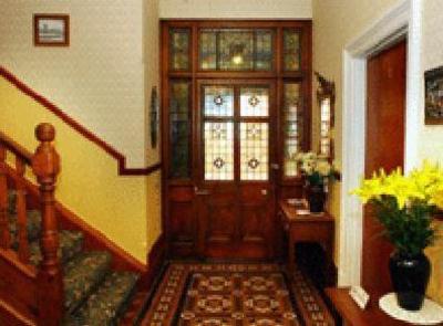 фото отеля Crescent Guest House Newport (Wales)