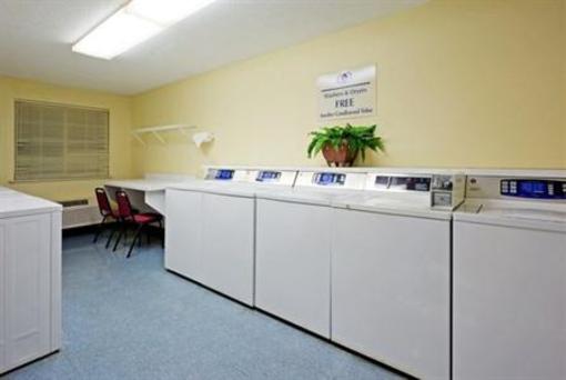 фото отеля Candlewood Suites Parsippany - Morris Plains