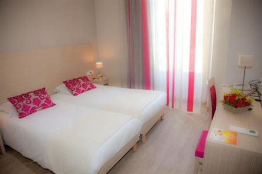 фото отеля Logis Hotel De Londres Menton