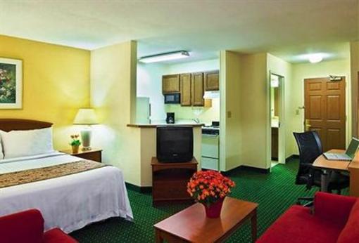 фото отеля TownePlace Suites Tampa North I-75 Fletcher