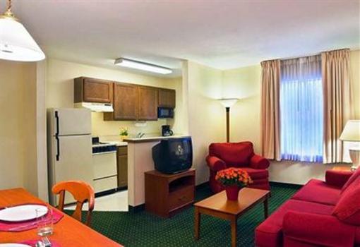 фото отеля TownePlace Suites Tampa North I-75 Fletcher