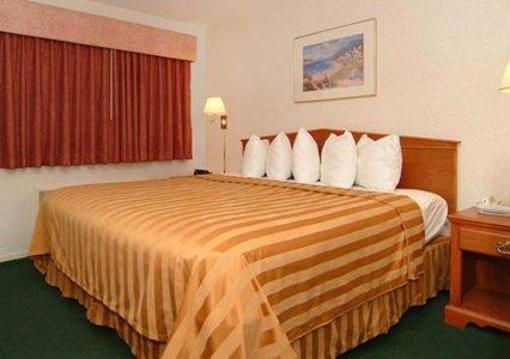 фото отеля Quality Inn & Suites Beachfront