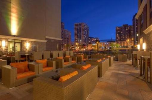фото отеля Staybridge Suites Hamilton Downtown