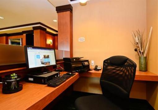 фото отеля Fairfield Inn & Suites New Bedford