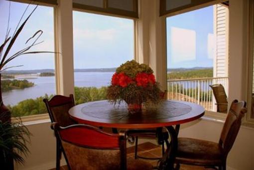 фото отеля The Majestic at Table Rock Apartments