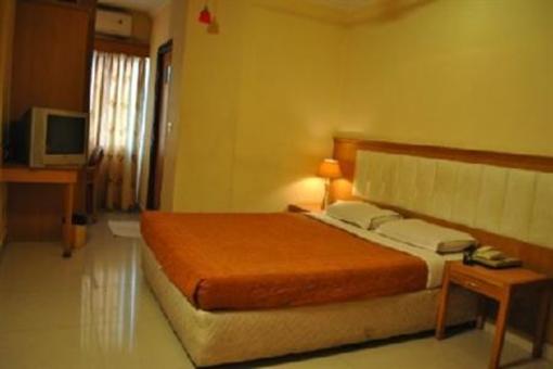 фото отеля Hotel Empire Central Street Bangalore