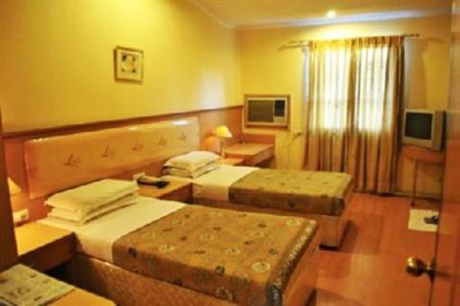 фото отеля Hotel Empire Central Street Bangalore