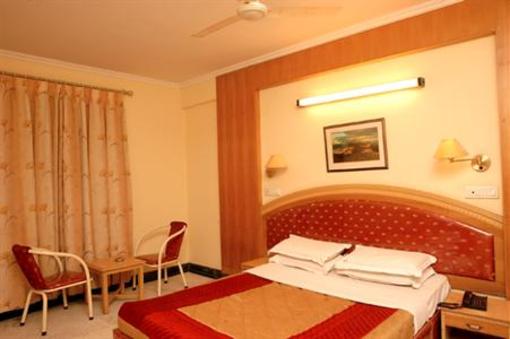 фото отеля Hotel Empire Central Street Bangalore