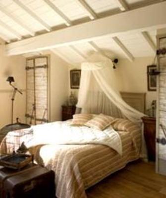фото отеля Les Hautes Bruyeres Bed & Breakfast Ecully