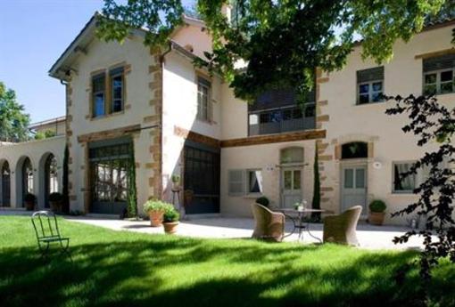 фото отеля Les Hautes Bruyeres Bed & Breakfast Ecully