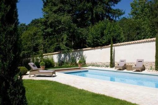 фото отеля Les Hautes Bruyeres Bed & Breakfast Ecully