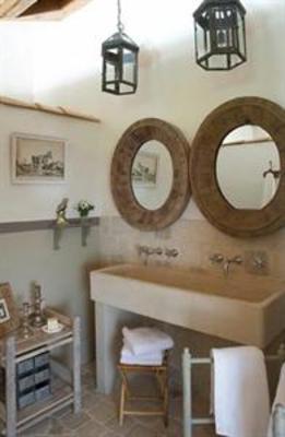 фото отеля Les Hautes Bruyeres Bed & Breakfast Ecully