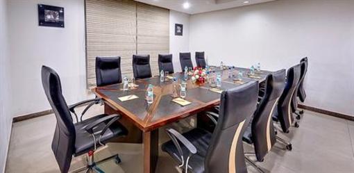 фото отеля HHI Select Bengaluru