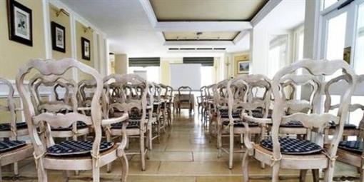 фото отеля Buckland Tout-Saints Hotel