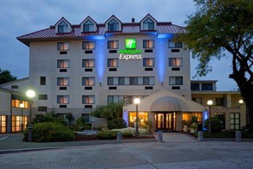 фото отеля Holiday Inn Express Boston Waltham