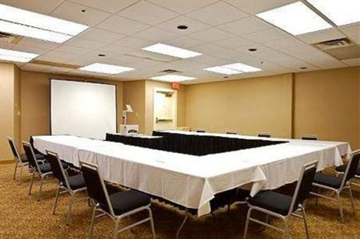 фото отеля Paramount Plaza Hotel & Suites