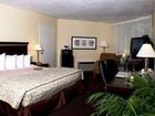 фото отеля Paramount Plaza Hotel & Suites