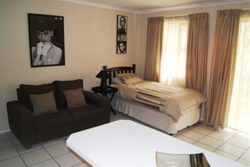 фото отеля Serengeti Self Catering Units Cape Town