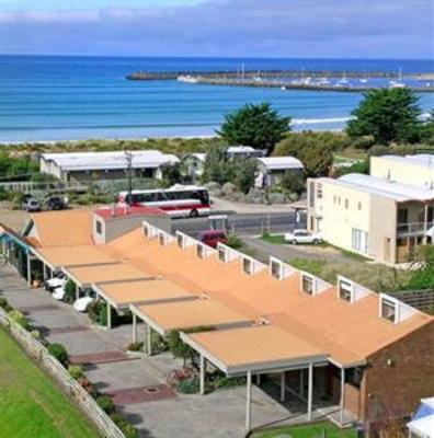фото отеля Beachfront Motel and Cottages