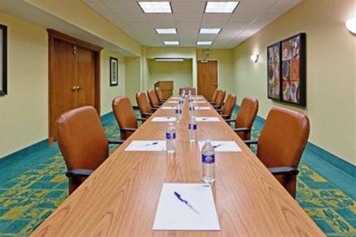 фото отеля Holiday Inn Express Rehoboth Beach