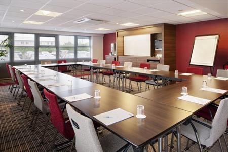 фото отеля Express By Holiday Inn East Midlands Airport Derby