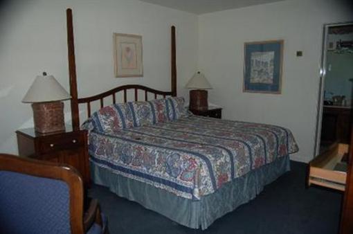 фото отеля Carmel Village Inn