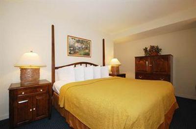 фото отеля Carmel Village Inn