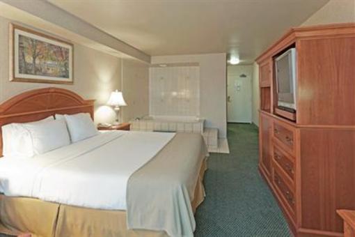 фото отеля Holiday Inn Express Bakersfield