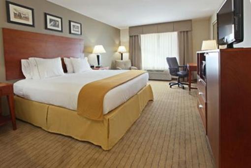 фото отеля Holiday Inn Express Hotel & Suites Searcy