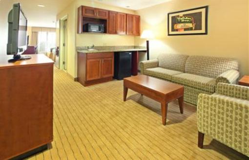 фото отеля Holiday Inn Express Hotel & Suites Searcy