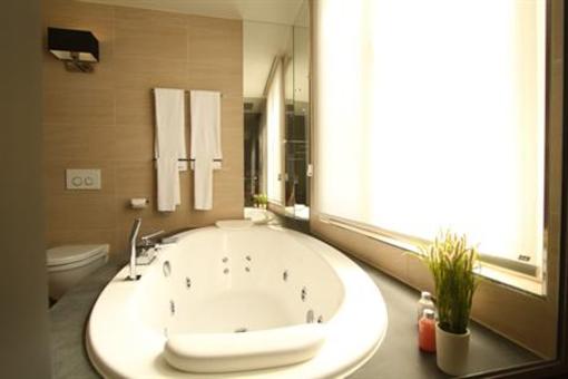 фото отеля Vacantiecentrum Neutralia Hotel Ostend