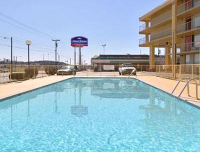 фото отеля Howard Johnson Hotel Downtown Nashville (Tennessee)