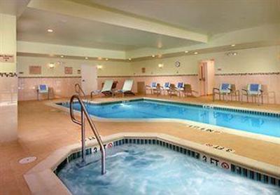 фото отеля Holiday Inn Express & Suites Alexandria-Fort Belvoir