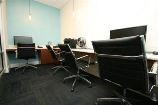 фото отеля Holiday Inn Express & Suites Terre Haute