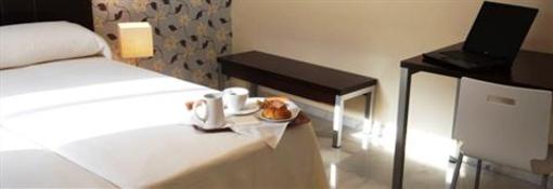 фото отеля Apartamentos Las Cruces Seville (Spain)