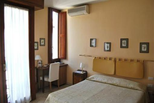 фото отеля A Teatro Bed & Breakfast Florence