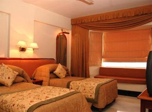 фото отеля Quality Inn Parle International