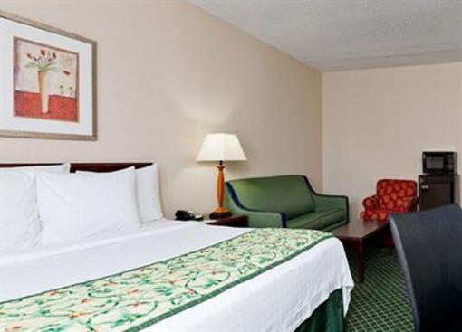 фото отеля Fairfield Inn & Suites Chicago Midway Airport Bedford Park